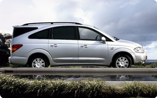 2008 SSangyong Rodius Top 15 des voitures les plus laides (à un moment)