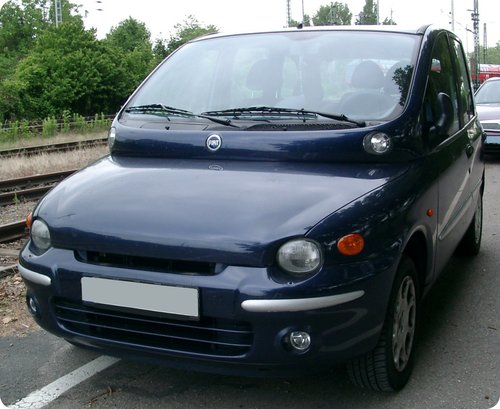 Fiat Multipla front 20070605 Top 15 des voitures les plus laides (à un moment)