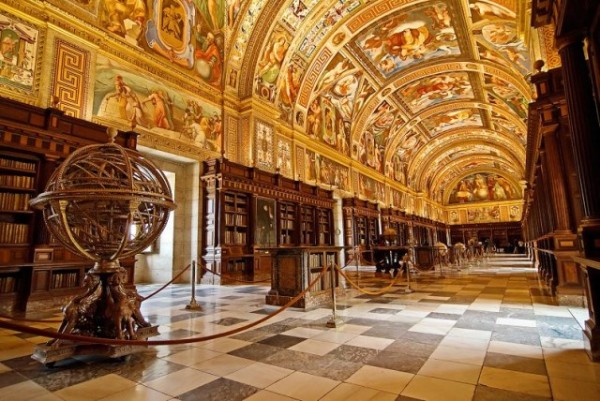 Bibliotheque-Monastere-San-Lorenzo-Del-Escorial-de-Madrid-640x428