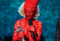 Rideau rouge