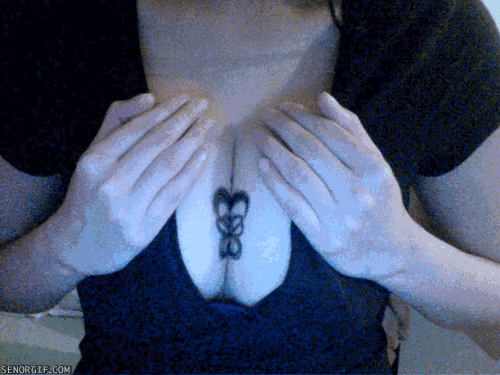 http://www.topito.com/wp-content/uploads/2013/10/5cde2391ab05a4e11bfb06fb670b793c-fluttering-cleavage-butterfly.gif