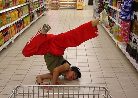 Top 9 des choses à faire pour ne plus sennuyer en faisant les courses Supermarket Top 9 des choses à faire pour ne plus sennuyer en faisant les courses