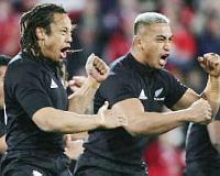 all blacks haka 200x160 Top 8 des phrases pour déstabiliser un rugbyman Néo Zélandais avant un match