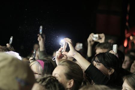 Top 10 des ptits trucs qui ont le don de ménerver en concert dans la fosse photo concert Top 10 des ptits trucs qui ont le don de ménerver en concert dans la fosse